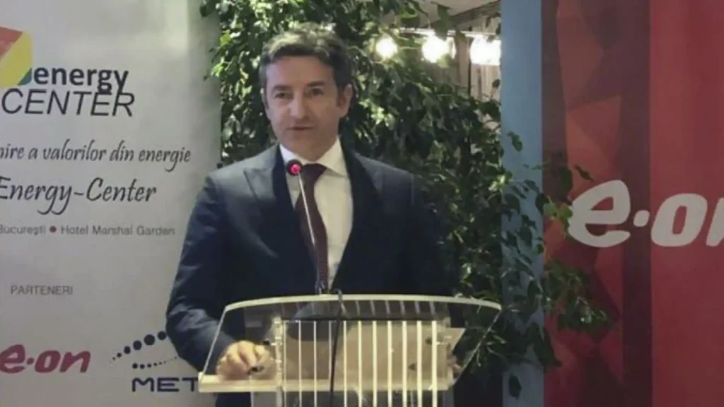 alt="Corneliu Bodea premiat în cadrul galei Energy Center"