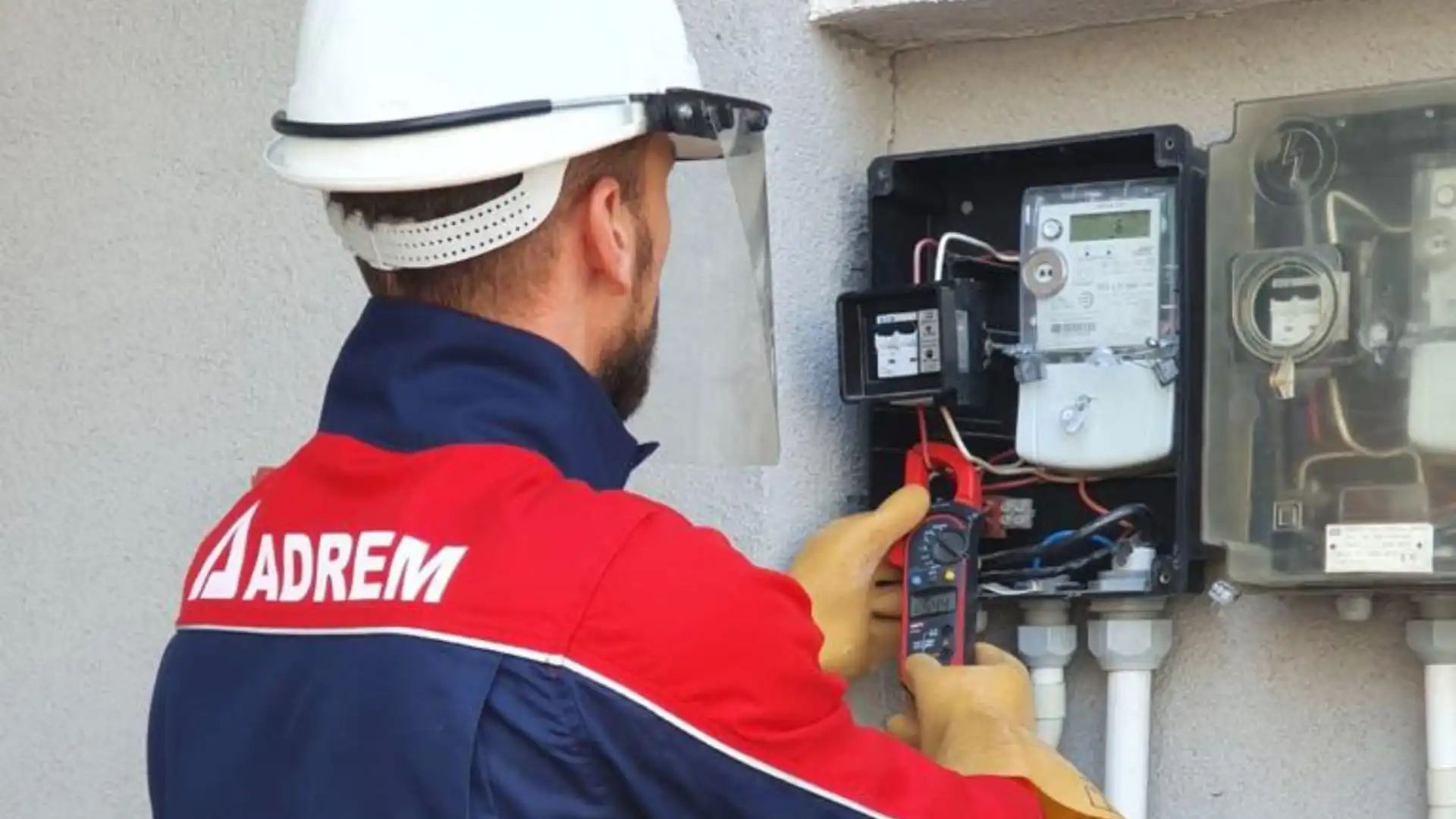 alt="Adrem Invest has installed 10,000 smart meters for Distribuție Oltenia, part of the CEZ Group in Romania"